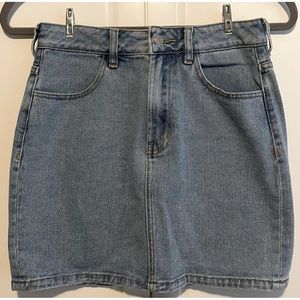 BRANDY MELVILLE Light Washed Denim Mini Skirt - 25